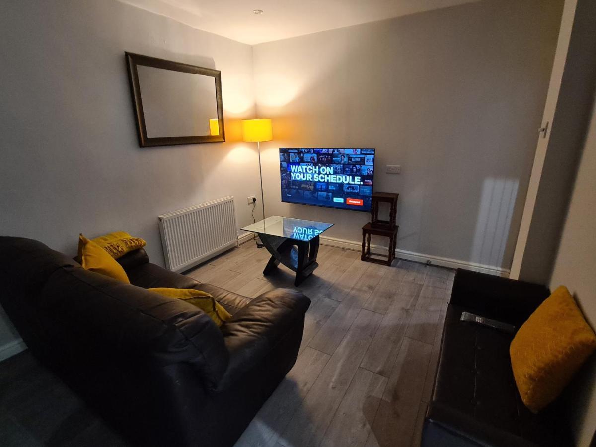 Whole House - 4 Bedrooms - Parking - Sleeps 8 Birmingham Eksteriør billede